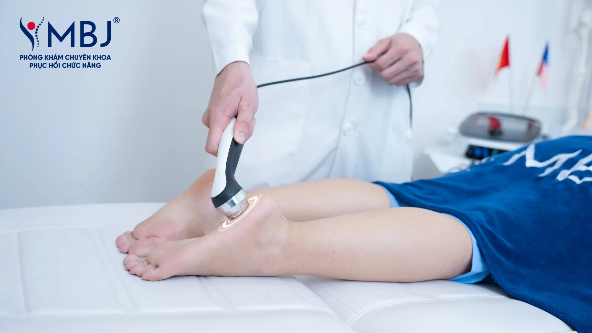 Chữa đau bàn chân bằng vật lý trị liệu