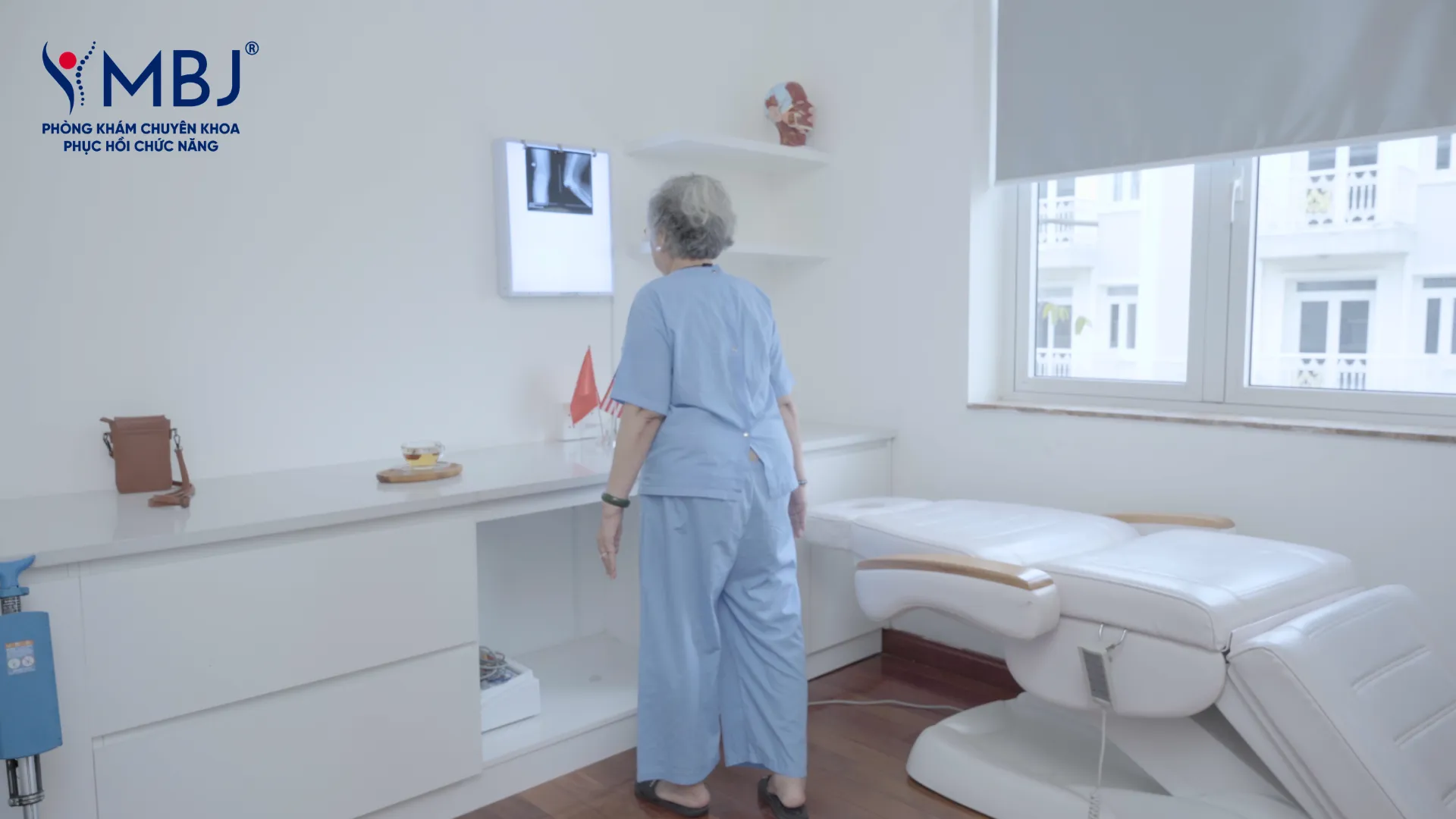 Cô Trúc đi lại thoải mái sau phác đồ