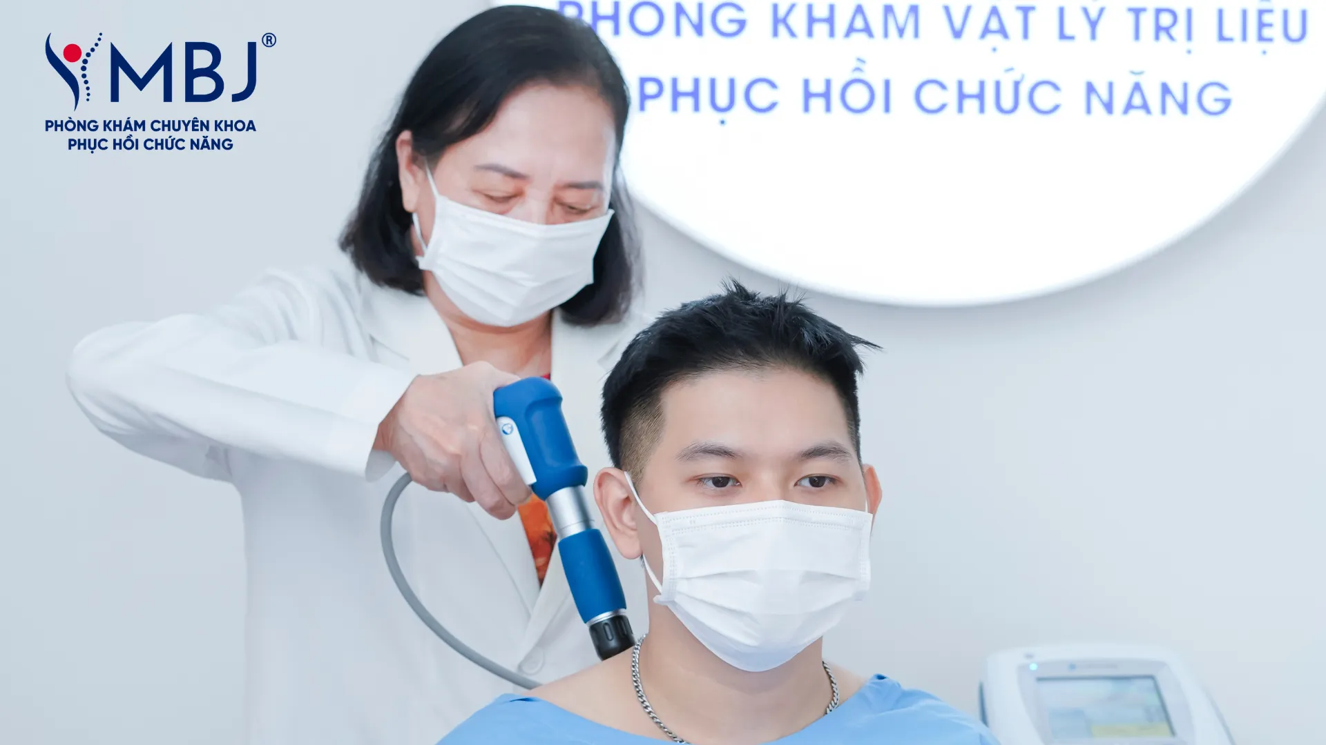 Trị liệu cổ vai gáy bằng thiết bị công nghệ cao tại MBJ